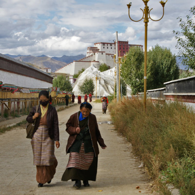 Shigatse with it's Dzong in the background