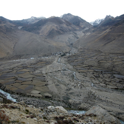 Descend to the Nepalese border